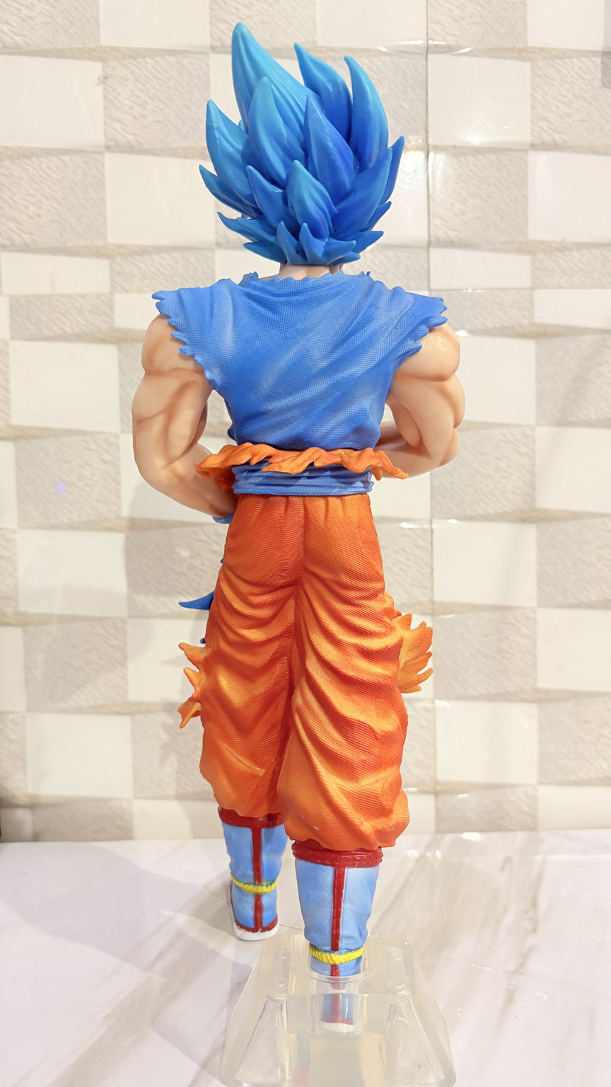 DBZ Goku Super Siyan With Ball Walking 28cm Figure