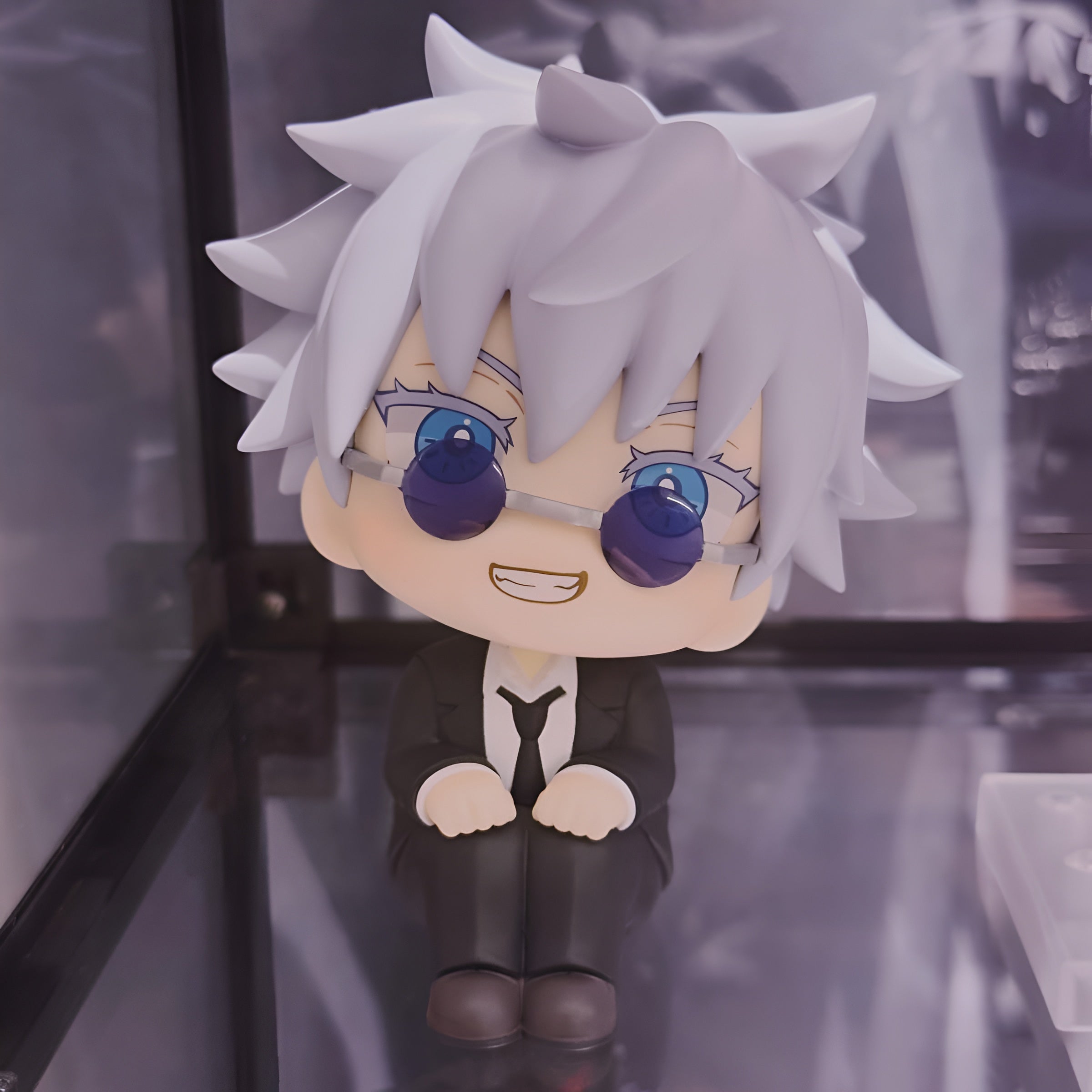 Jujutsu Kaisen Gojo Sitting With Glasses 10cm Figure