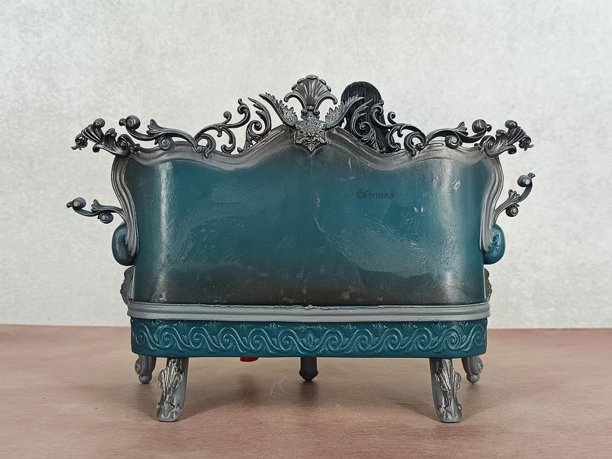 Boa Hancock Sitting on Sofa Figure