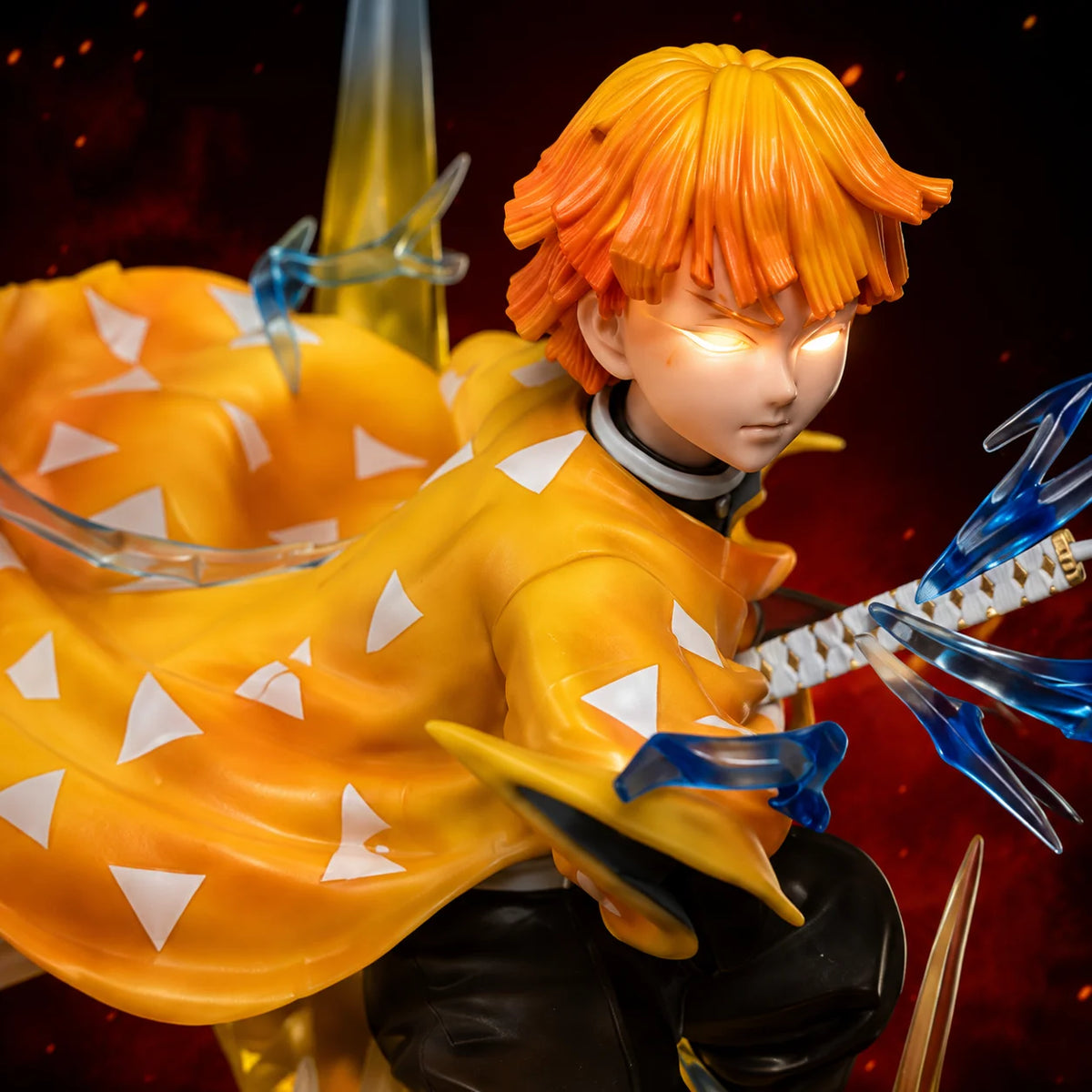 Zenitsu Agatsuma 32cm Figure With Light (Blister + Box)