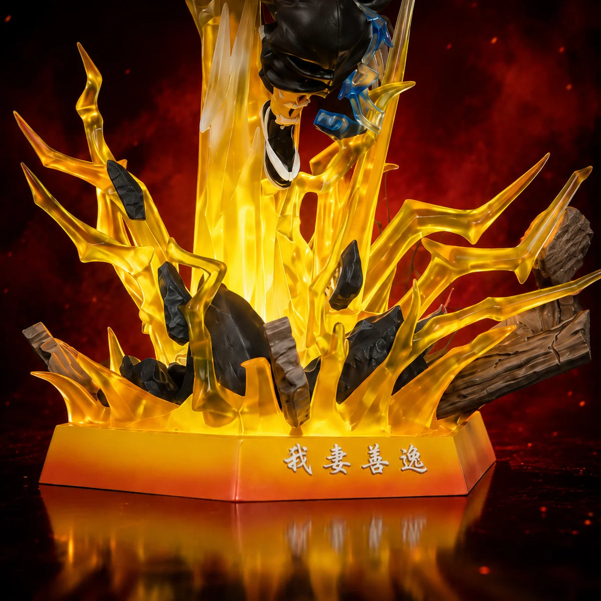 Zenitsu Agatsuma 32cm Figure With Light (Blister + Box)