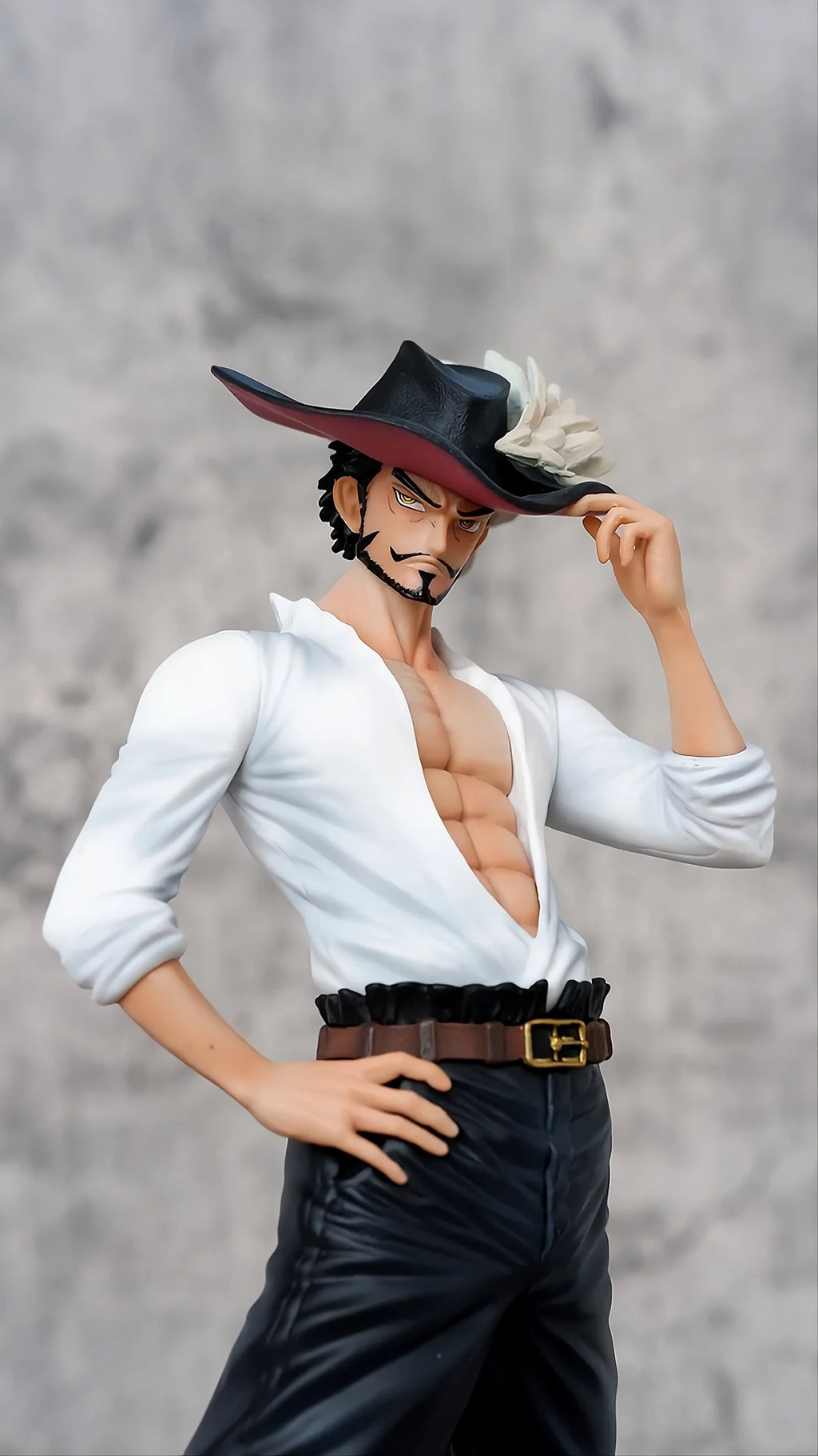One Piece Dracule Mihawk White Suit Ver. PVC Action Figure Battle Statue